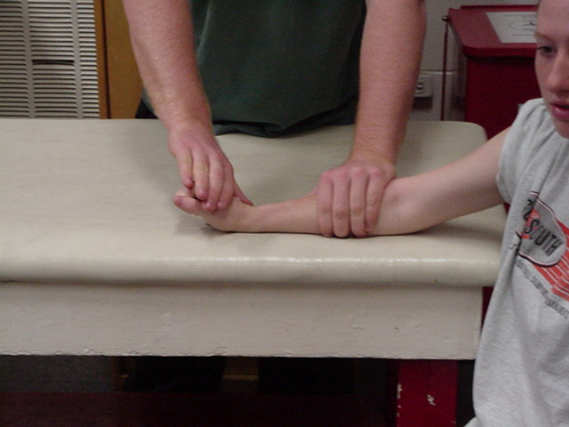 manual-muscle-testing-of-the-wrist